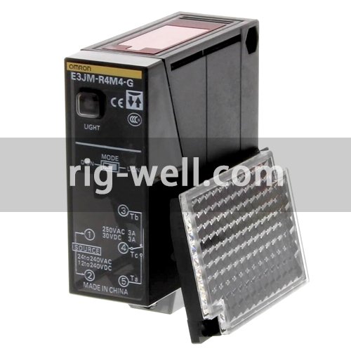Omron E3JM-R4M4-G Photoelectric Sensor